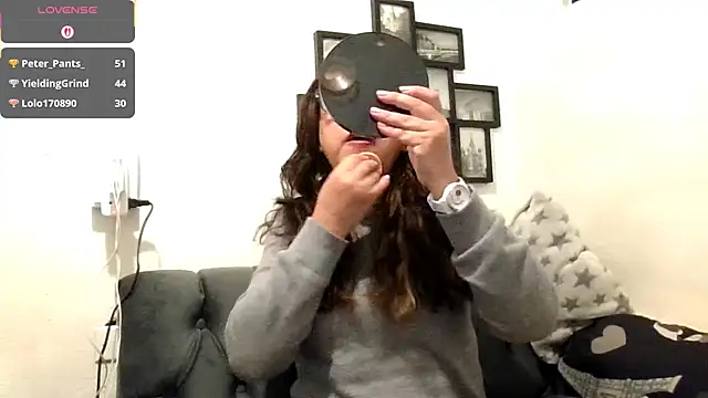 MirandaLatinaLovely online show from November 24, 5:01 pm