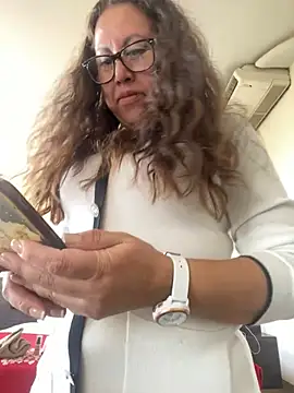 MirandaLatinaLovely online show from March 20, 5:29 pm