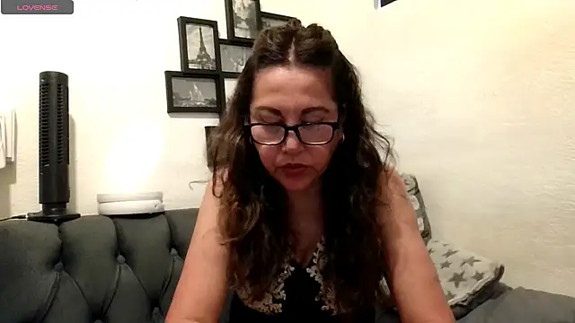 MirandaLatinaLovely online show from May 9, 5:18 pm