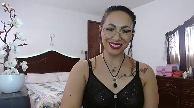 AloLovely  online show from March 14, 6:50 pm