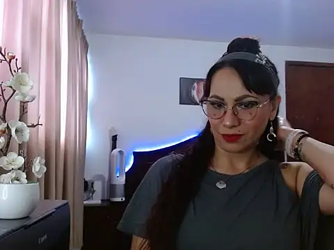 AloLovely  online show from March 31, 7:58 pm