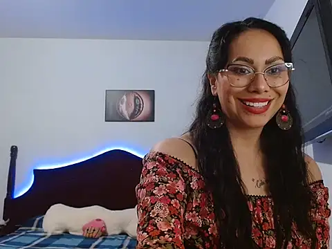 AloLovely  online show from May 15, 2:51 am