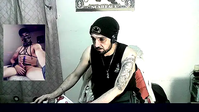 Snapshot of oliverfrommexico chatting on February 6, 10:15 am oliverfrommexico online show from February 6, 10:15 am
