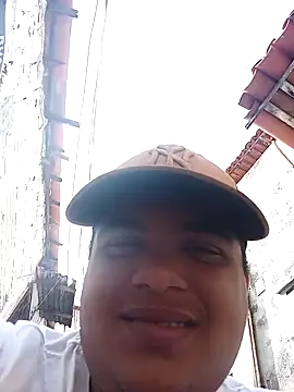 Snapshot of GordinPF chatting on October 28, 11:14 am GordinPF online show from October 28, 11:14 am