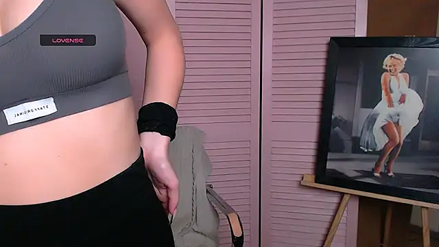 Snapshot of AngelaX_ chatting on March 20, 1:48 pm AngelaX online show from March 20, 1:48 pm