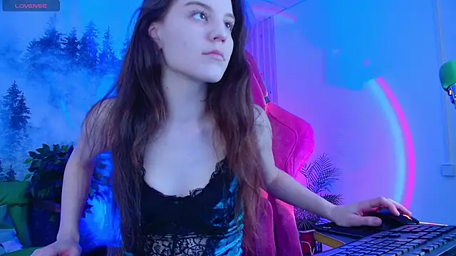 Snapshot of MilaStoyne chatting on January 15, 7:46 am MilaStoyne online show from January 15, 7:46 am