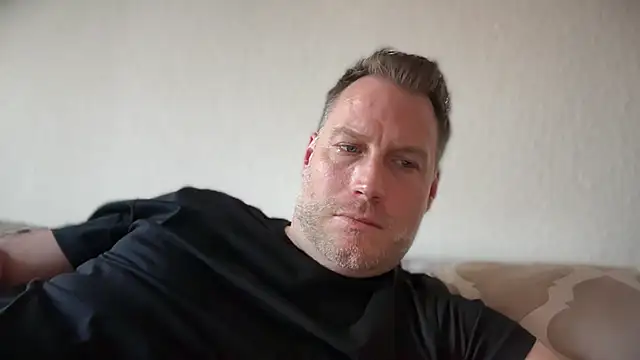 Christian87xxx online show from March 19, 4:33 pm