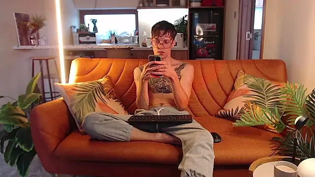 William Henry  online show from March 19, 10:41 am