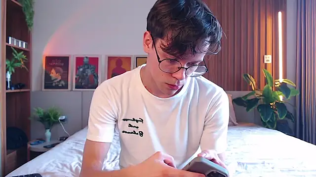 William Henry  online show from March 26, 8:09 am