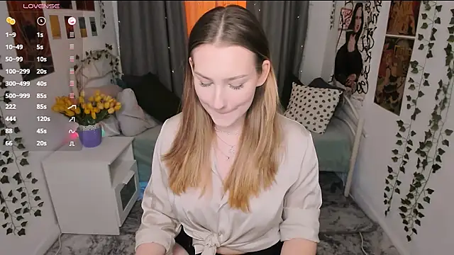 MaryWaddell online show from March 14, 9:32 pm