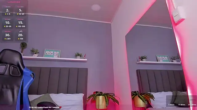 Snapshot of alessia_leroy chatting on October 31, 7:37 pm alessia leroy online show from October 31, 7:37 pm