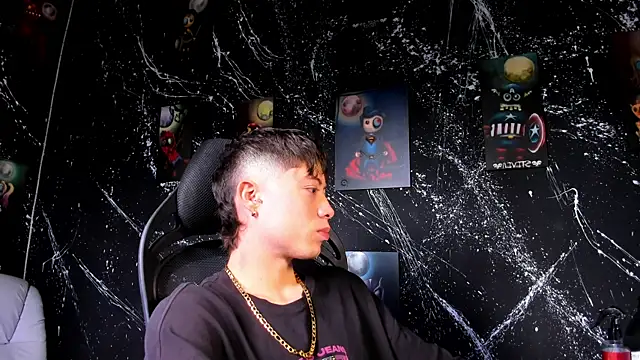 Snapshot of marcuscollins1_ chatting on February 18, 2:49 pm marcuscollins1 online show from February 18, 2:49 pm