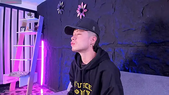 marcuscollins1  online show from October 3, 2:14 pm