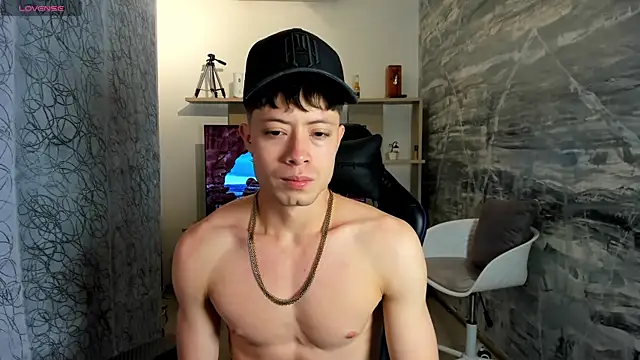 marcuscollins1  online show from February 12, 12:33 pm