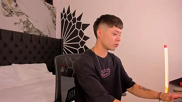 marcuscollins1  online show from April 3, 1:31 pm