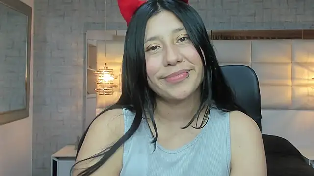 Nohemi louse online show from October 10, 7:13 pm