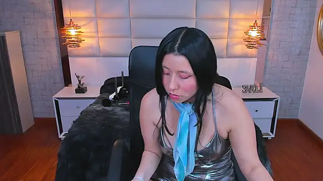 Nohemi louse online show from January 31, 7:11 pm