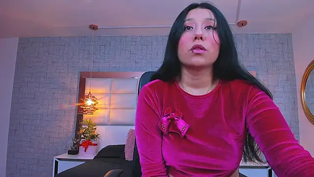 Nohemi louse online show from March 27, 6:18 pm