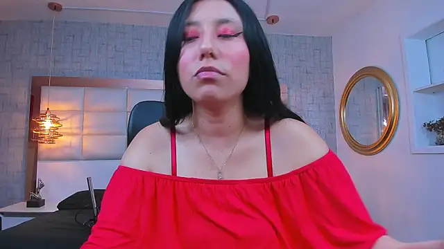 Nohemi louse online show from April 20, 7:04 pm