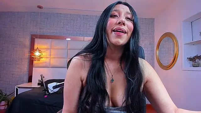Snapshot of Nohemi_louse chatting on April 26, 7:11 pm Nohemi louse online show from April 26, 7:11 pm