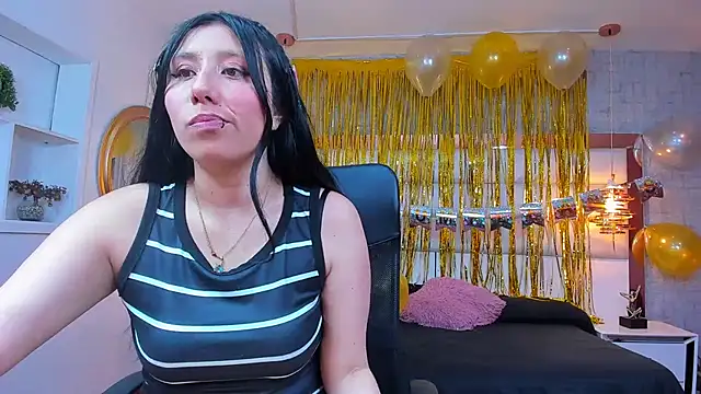 Snapshot of Nohemi_louse chatting on April 30, 8:57 pm Nohemi louse online show from April 30, 8:57 pm