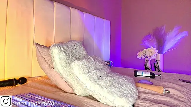 sara lopee1 online show from March 15, 1:29 pm