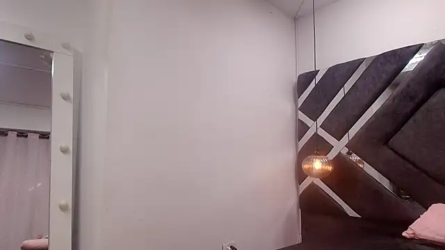 sara lopee1 online show from September 30, 11:59 am