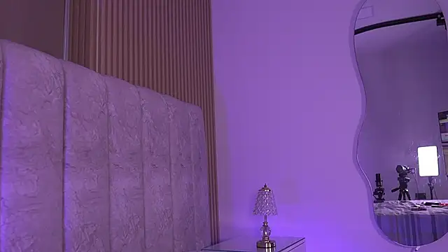 sara lopee1 online show from March 25, 12:00 pm