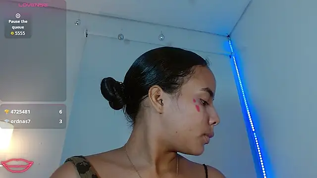 Roxy Stonee online show from October 7, 7:33 pm