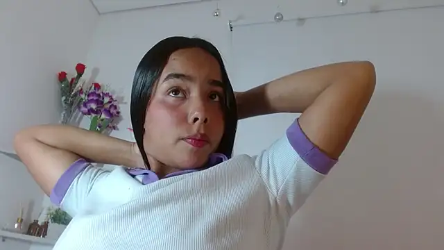 Roxy Stonee online show from November 25, 7:25 pm