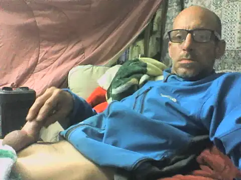 Snapshot of ironeagle77 chatting on December 20, 2:46 pm ironeagle77 online show from December 20, 2:46 pm