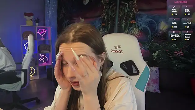 kaisajenner online show from February 4, 1:56 am