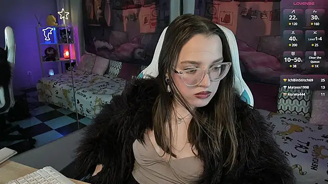 kaisajenner online show from February 20, 2:18 am