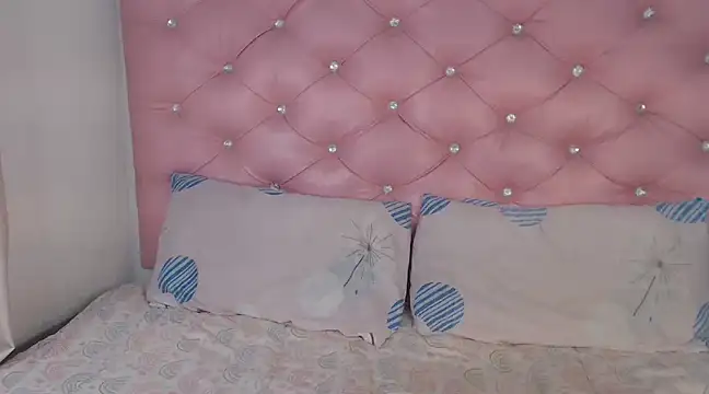 Snapshot of NikkyDangerr chatting on February 21, 9:22 pm NikkyDangerr online show from February 21, 9:22 pm