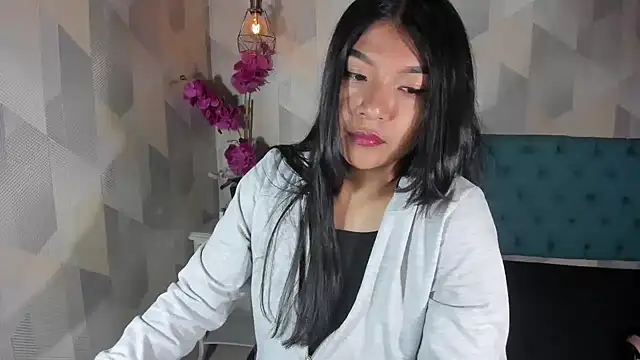 Snapshot of ScarletKray chatting on September 29, 2:49 am ScarletKray online show from September 29, 2:49 am