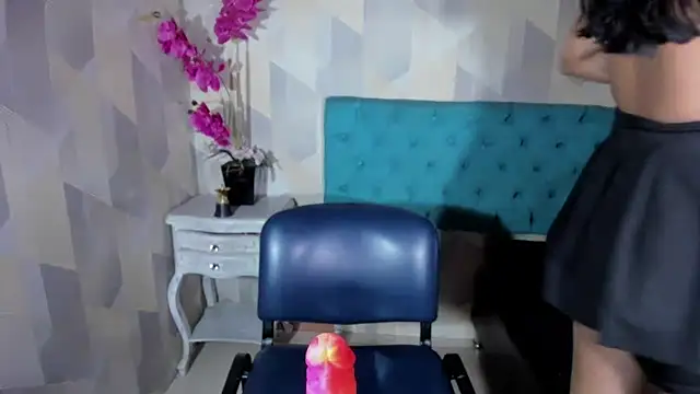 Snapshot of ScarletKray chatting on October 4, 11:03 pm ScarletKray online show from October 4, 11:03 pm