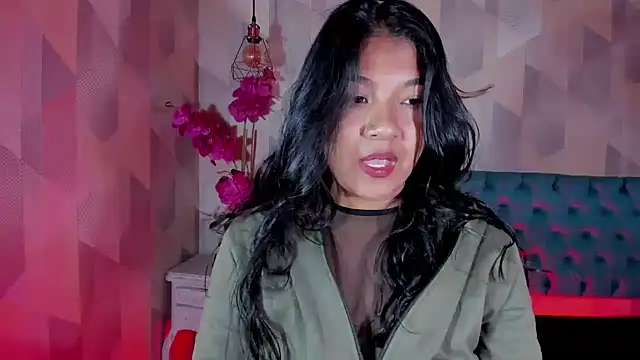 Snapshot of ScarletKray chatting on October 16, 3:51 am ScarletKray online show from October 16, 3:51 am