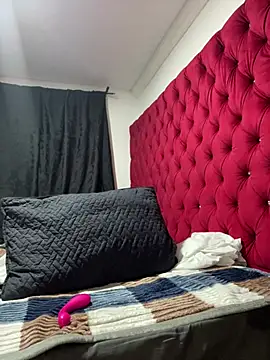 stefania brunnett online show from February 5, 4:17 am