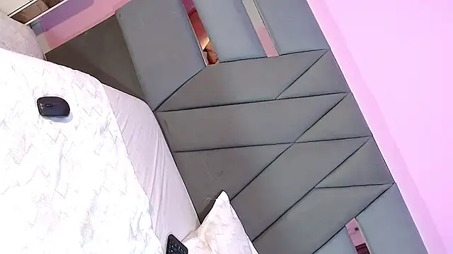 Dalis Hills online show from February 10, 2:52 am