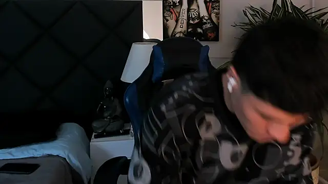 roan birkin online show from April 4, 7:44 pm