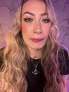 Snapshot of Lally_Valencia__ chatting on February 5, 8:19 am Lally Valencia online show from February 5, 8:19 am