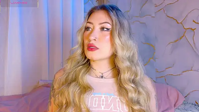 Snapshot of Lally_Valencia__ chatting on April 2, 5:38 am Lally Valencia online show from April 2, 5:38 am