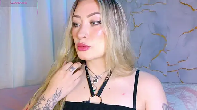 Snapshot of Lally_Valencia__ chatting on April 7, 4:35 am Lally Valencia online show from April 7, 4:35 am