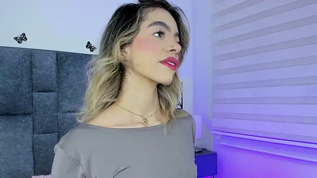 Snapshot of Violetta_Ficher chatting on March 21, 2:16 am Violetta Ficher online show from March 21, 2:16 am