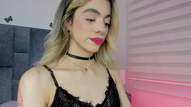 Snapshot of Violetta_Ficher chatting on March 23, 2:26 am Violetta Ficher online show from March 23, 2:26 am