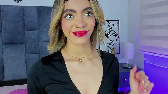 Snapshot of Violetta_Ficher chatting on March 24, 2:16 am Violetta Ficher online show from March 24, 2:16 am
