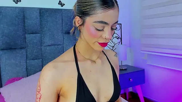 Snapshot of Violetta_Ficher chatting on March 30, 2:23 am Violetta Ficher online show from March 30, 2:23 am