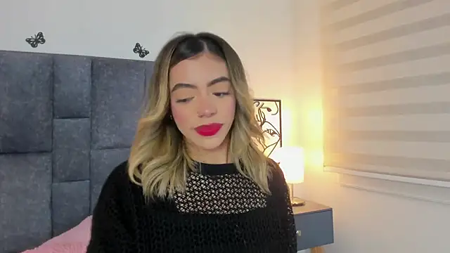Snapshot of Violetta_Ficher chatting on April 3, 2:20 am Violetta Ficher online show from April 3, 2:20 am