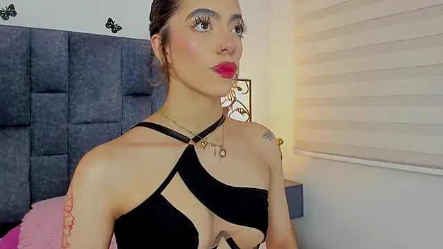 Snapshot of Violetta_Ficher chatting on April 20, 2:14 am Violetta Ficher online show from April 20, 2:14 am