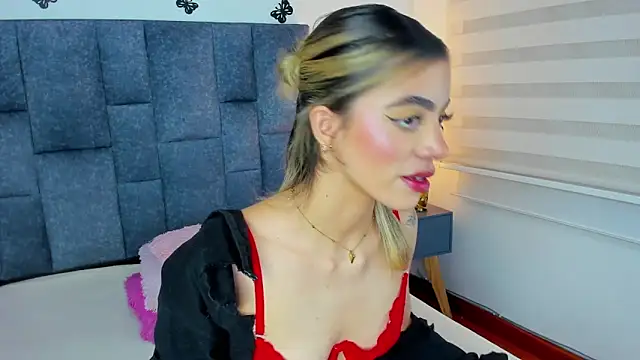 Snapshot of Violetta_Ficher chatting on April 26, 2:42 am Violetta Ficher online show from April 26, 2:42 am